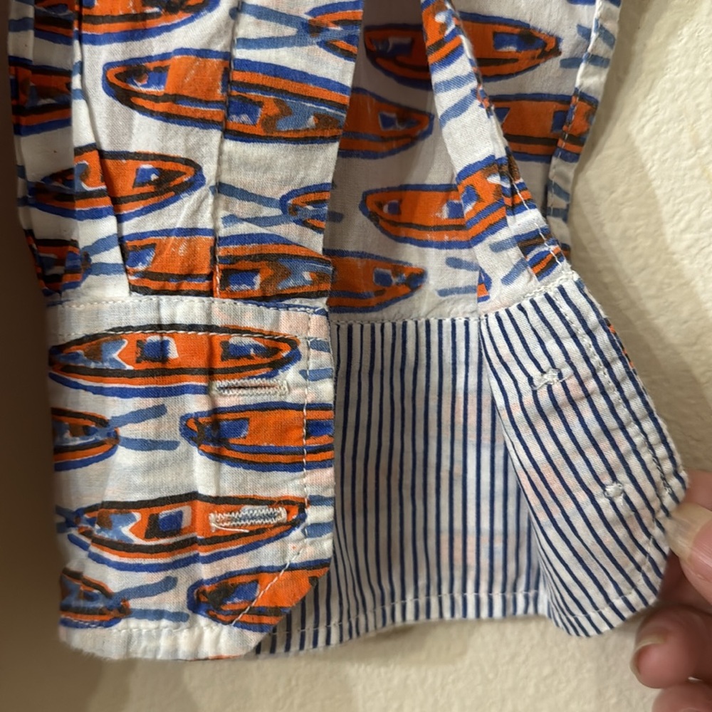 Roller Rabbit Button-Up Size Small - image 4